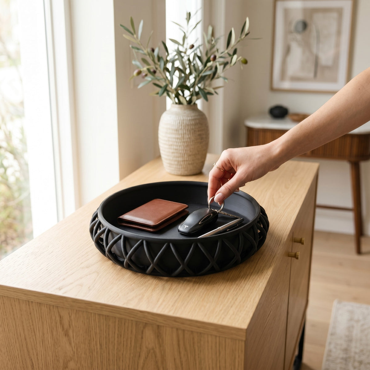 Basket-Style Key Tray, Modern Entryway Organizer for Keys and Wallet, Minimalist Hallway Storage Dish