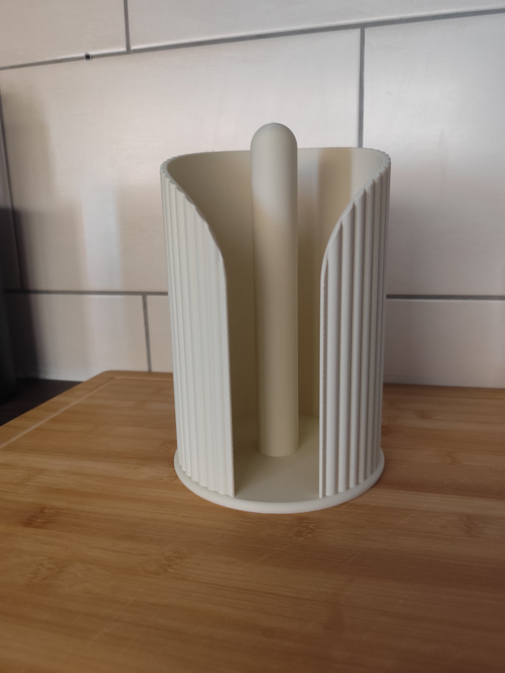 Inca Ribbed Paper Towel Holder, Modern Countertop Kitchen Roll Stand, Minimalist Kitchen Decor