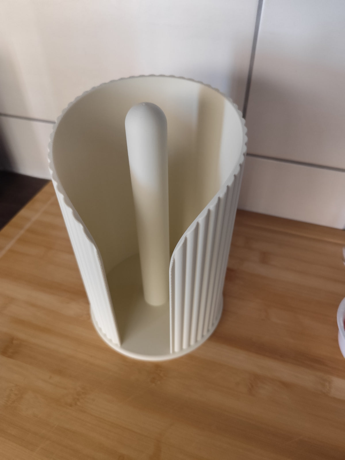 Inca Ribbed Paper Towel Holder, Modern Countertop Kitchen Roll Stand, Minimalist Kitchen Decor