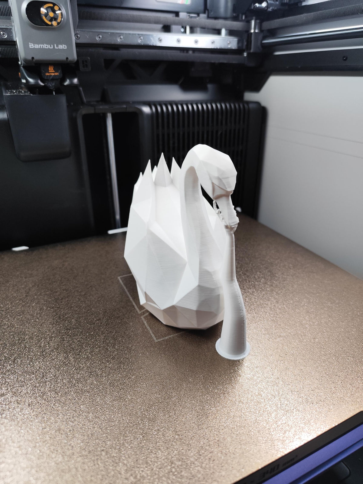 Low Poly Swan Sculpture, Modern Bird Statue, Geometric Swan Decor, Wedding Gift, Anniversary Gift, Minimalist Home Decor