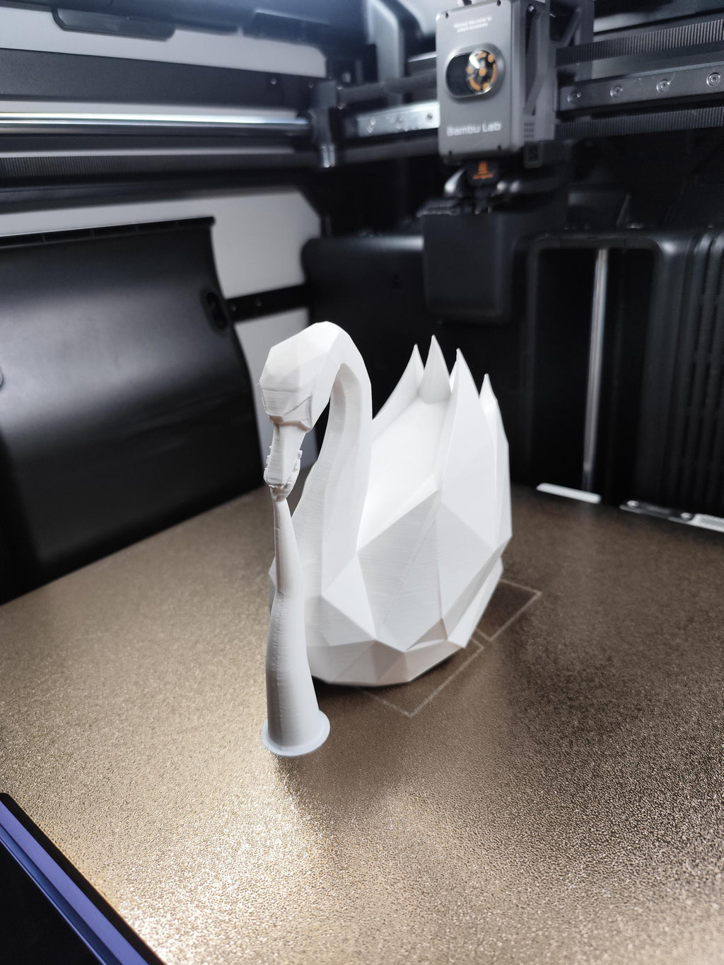 Low Poly Swan Sculpture, Modern Bird Statue, Geometric Swan Decor, Wedding Gift, Anniversary Gift, Minimalist Home Decor